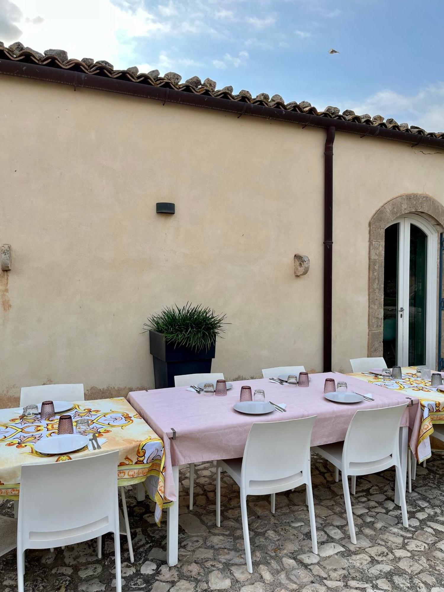 Dimora Di Dante Bed and Breakfast Chiaramonte Gulfi Eksteriør billede